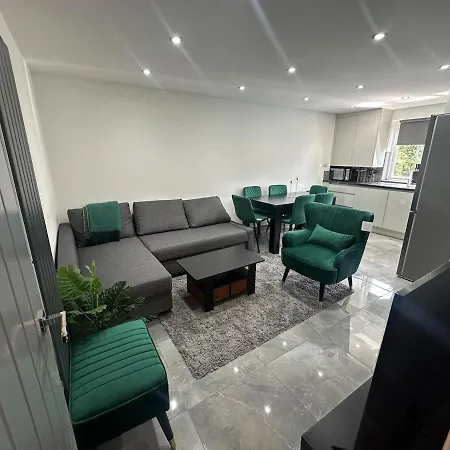 Flat In London Apartment